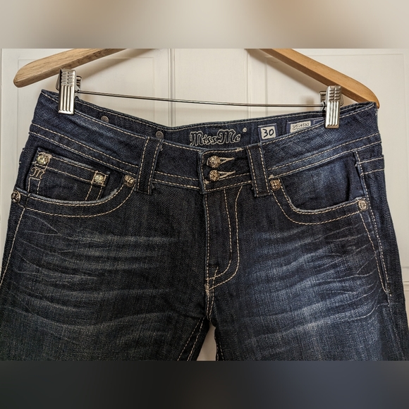 Miss Me Jeans, Fleur de Lis pocket bootcut dark wash jeans,size 30 / size 10 EUC - Picture 4 of 5